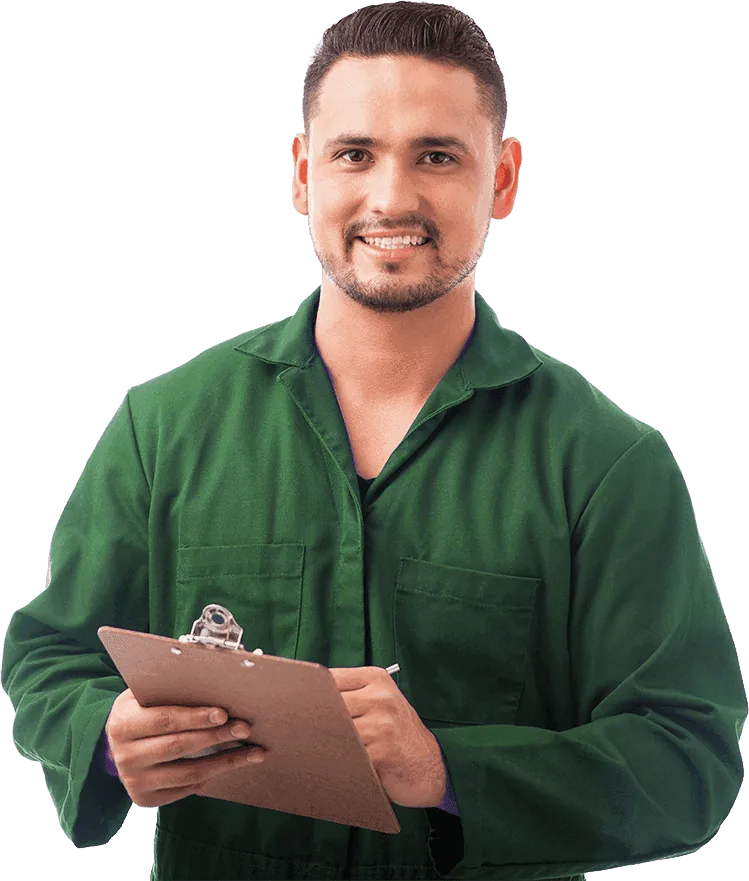 Técnico de COSMAC revisando una lista de verificación