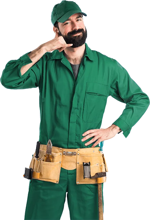 Técnico de COSMAC atendiendo una llamada